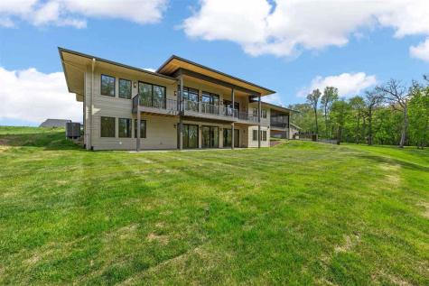 215 North Ridge Place Kalona IA 52247
