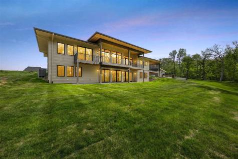 215 North Ridge Place Kalona IA 52247