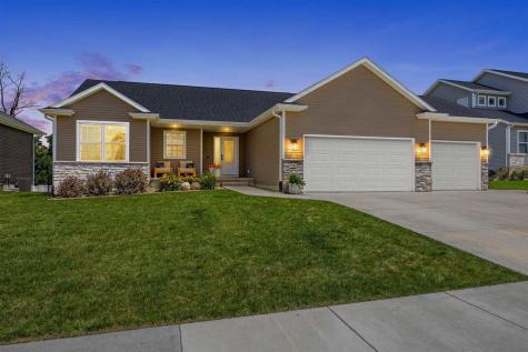 7202 Country Ridge Drive NW Cedar Rapids IA 52405