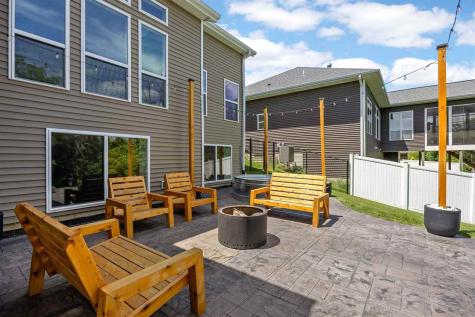 7202 Country Ridge Drive NW Cedar Rapids IA 52405