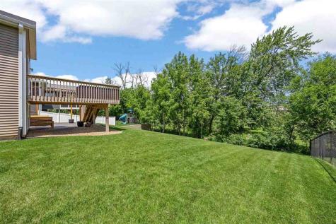 7202 Country Ridge Drive NW Cedar Rapids IA 52405
