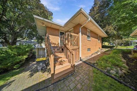 1605 Ridge Street Iowa City IA 52240