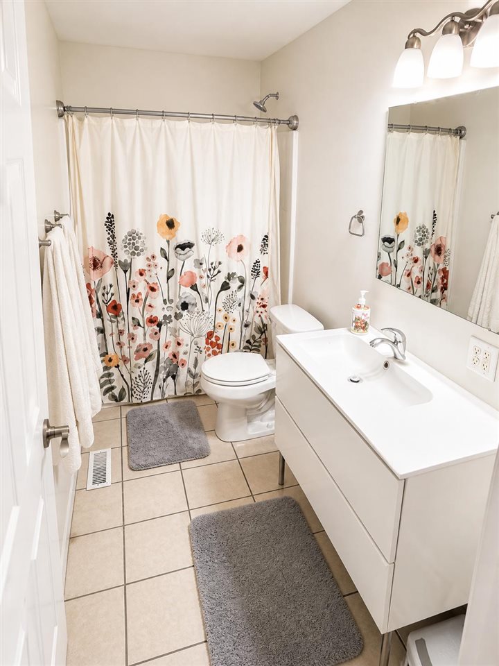 226 Oberlin Street Iowa City IA 52245