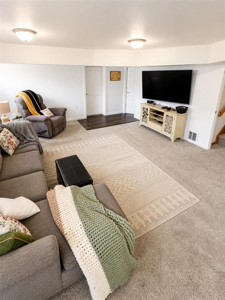226 Oberlin Street Iowa City IA 52245