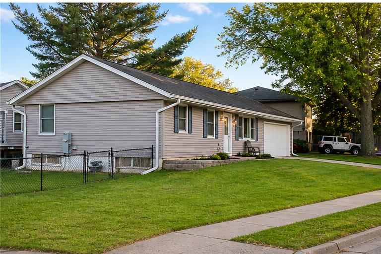 226 Oberlin Street Iowa City IA 52245