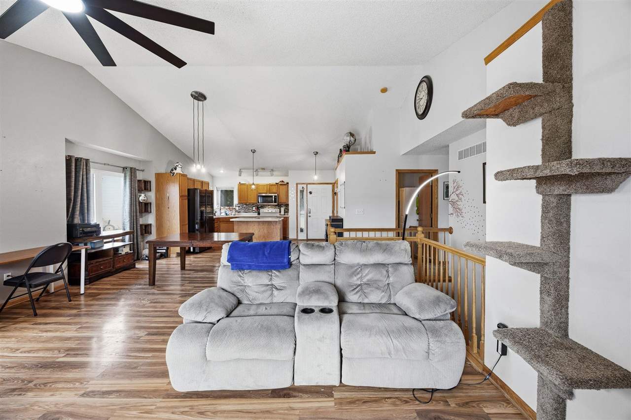 518 Tulip Court Tiffin IA 52340