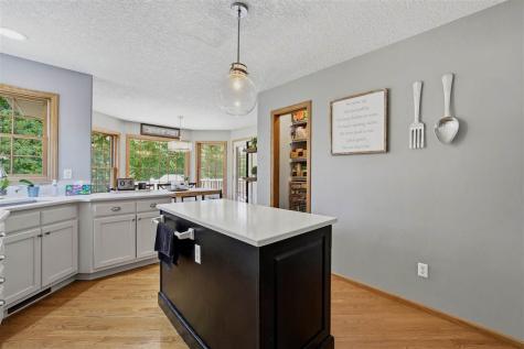 4000 Mehaffey Lane NE Solon IA 52333-8985