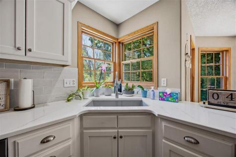 4000 Mehaffey Lane NE Solon IA 52333-8985
