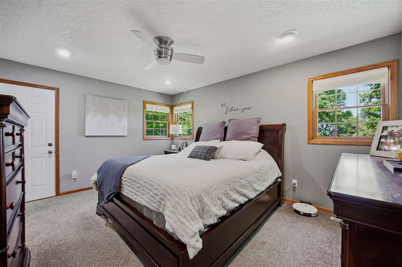 4000 Mehaffey Lane NE Solon IA 52333-8985