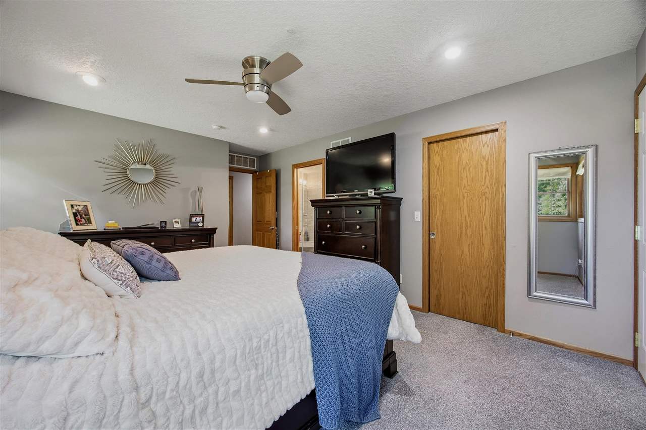 4000 Mehaffey Lane NE Solon IA 52333-8985