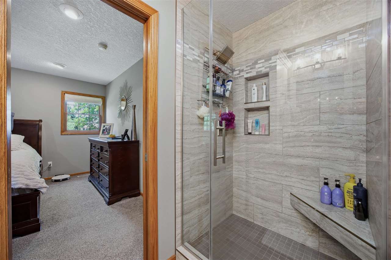 4000 Mehaffey Lane NE Solon IA 52333-8985