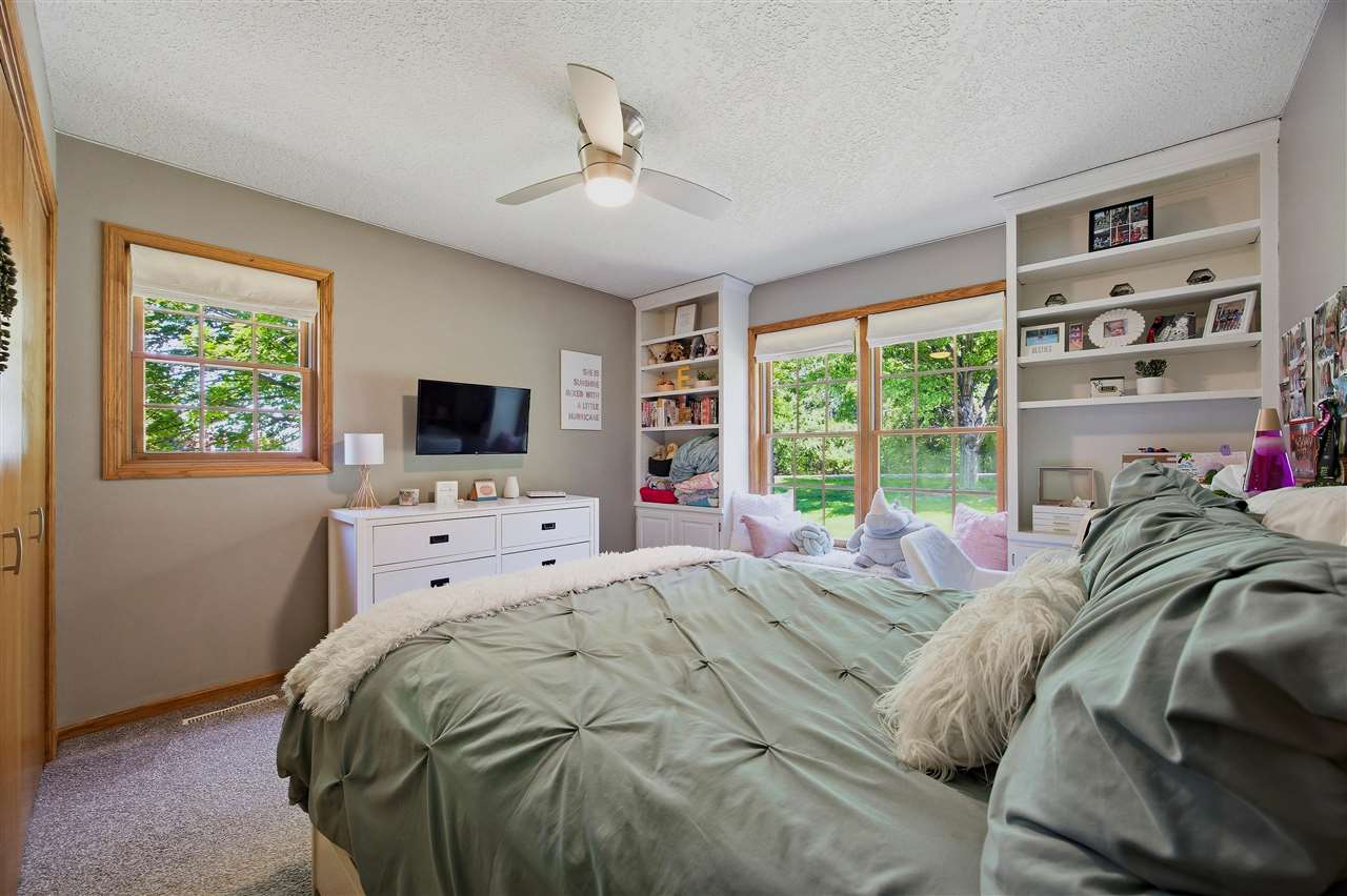 4000 Mehaffey Lane NE Solon IA 52333-8985