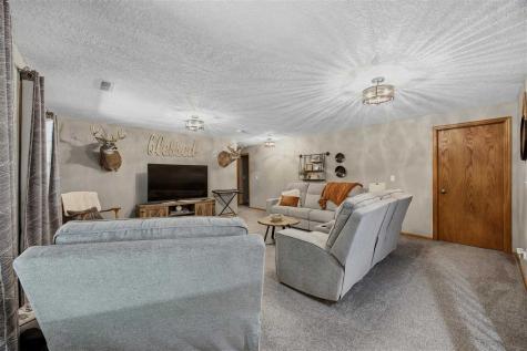 4000 Mehaffey Lane NE Solon IA 52333-8985