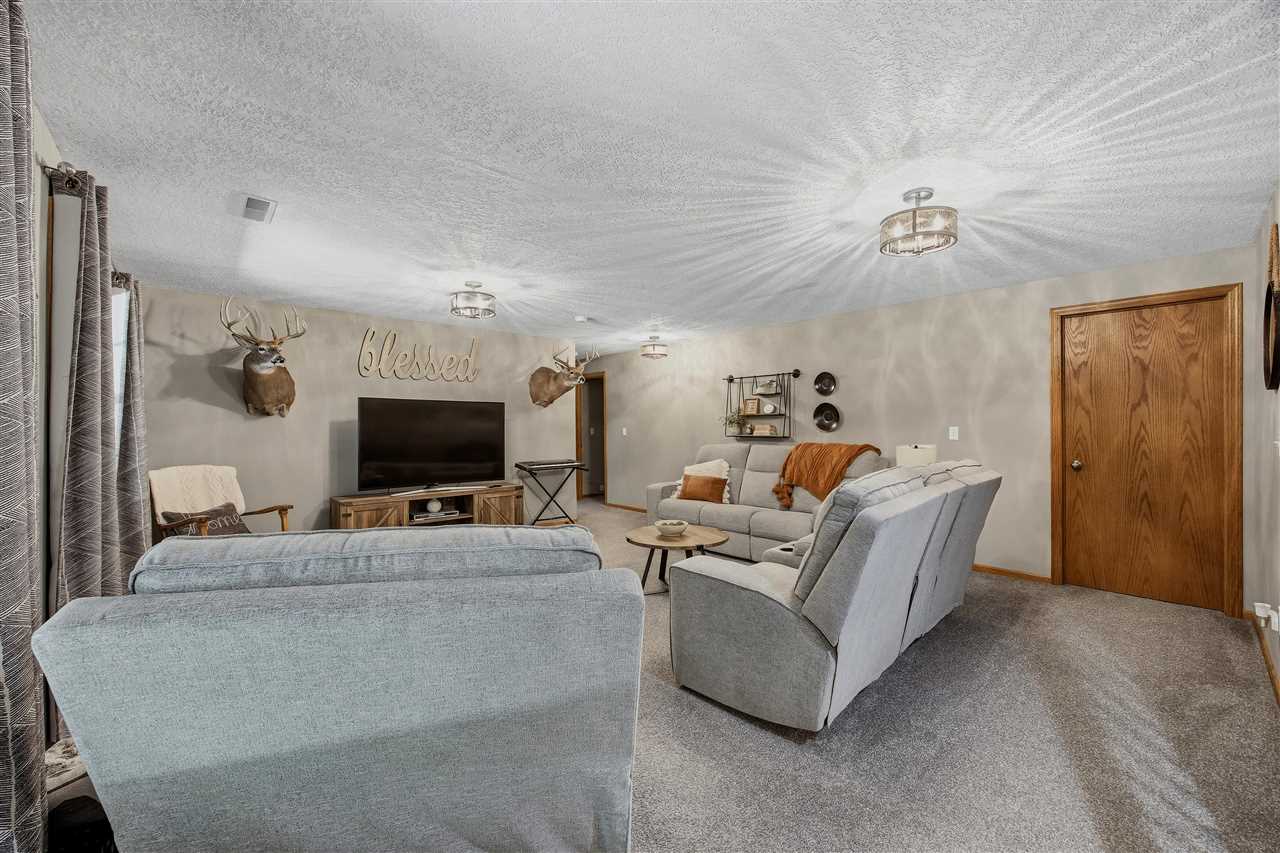 4000 Mehaffey Lane NE Solon IA 52333-8985