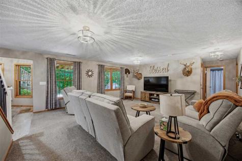 4000 Mehaffey Lane NE Solon IA 52333-8985