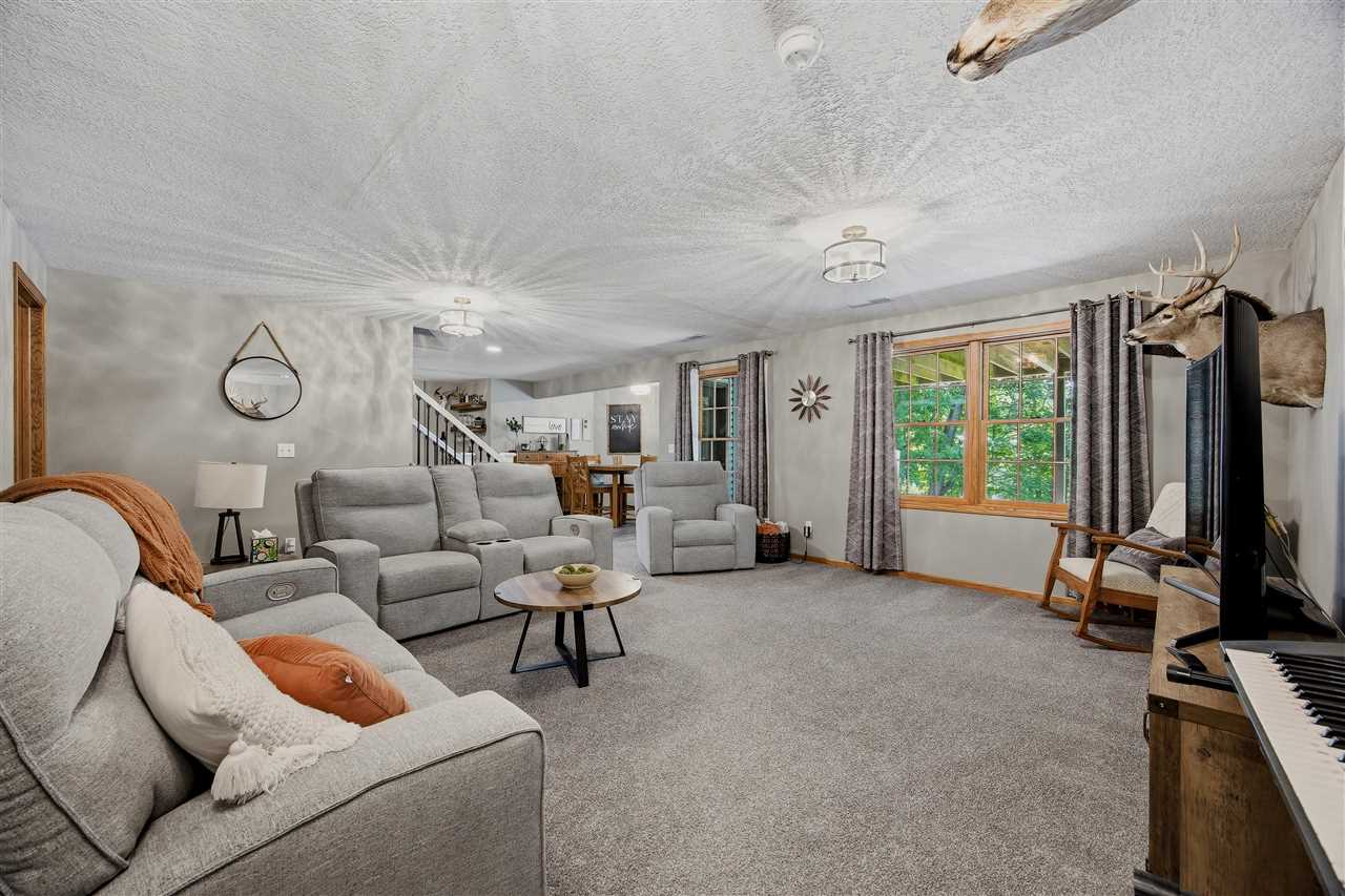 4000 Mehaffey Lane NE Solon IA 52333-8985