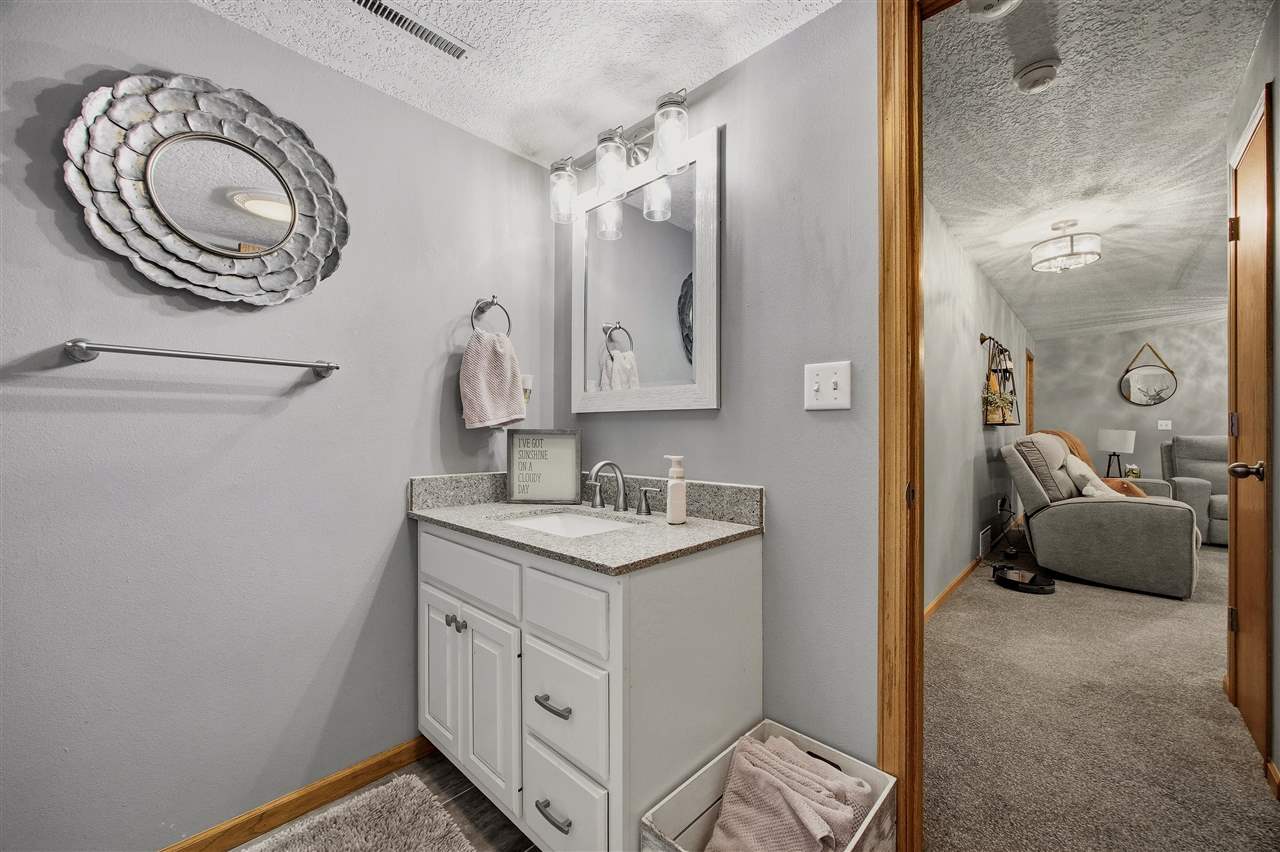 4000 Mehaffey Lane NE Solon IA 52333-8985