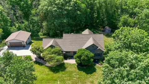 4000 Mehaffey Lane NE Solon IA 52333-8985