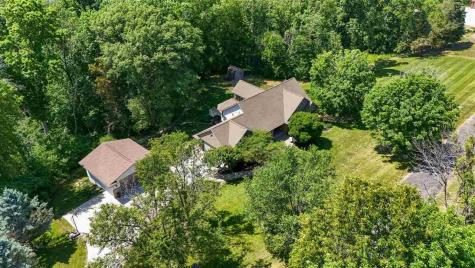 4000 Mehaffey Lane NE Solon IA 52333-8985