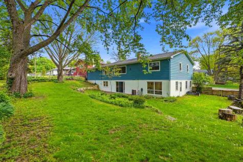 1612 Derwen Drive Iowa City IA 52246