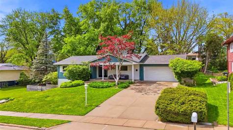 1612 Derwen Drive Iowa City IA 52246