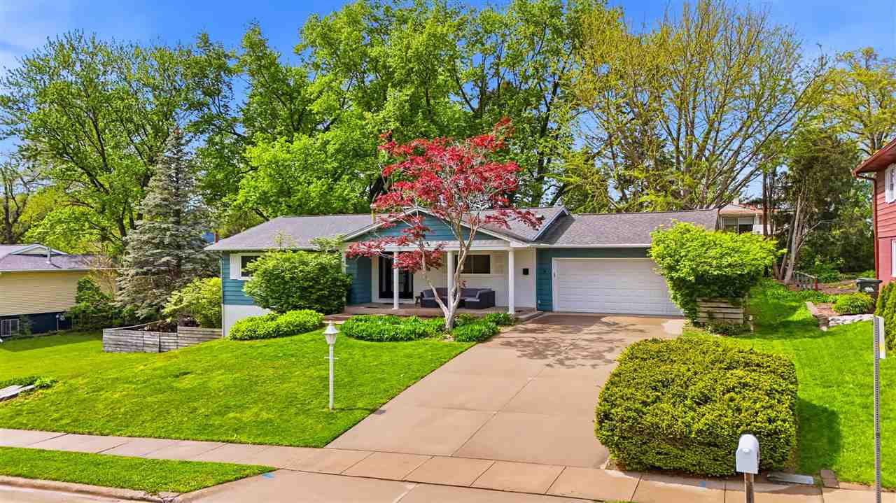 1612 Derwen Drive Iowa City IA 52246