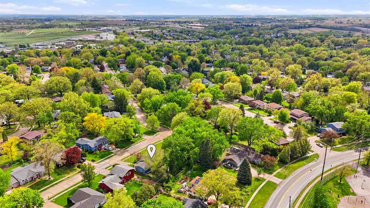 1612 Derwen Drive Iowa City IA 52246