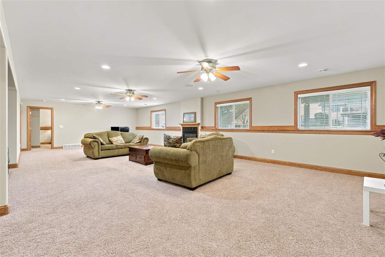 2030 Rosewood Ridge Drive Marion IA 52302