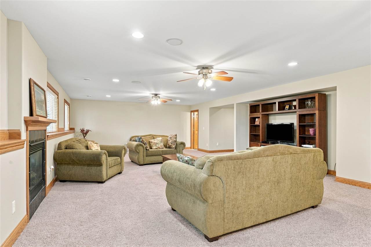 2030 Rosewood Ridge Drive Marion IA 52302