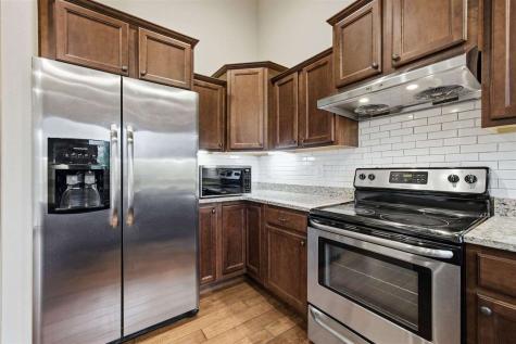 513 Bainberry Street Tiffin IA 52340