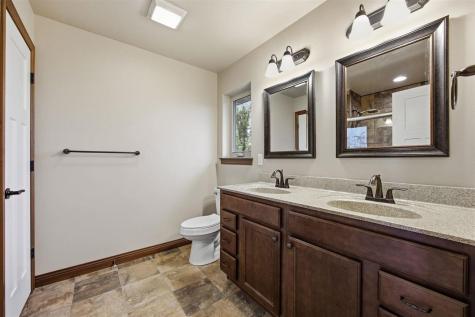 513 Bainberry Street Tiffin IA 52340