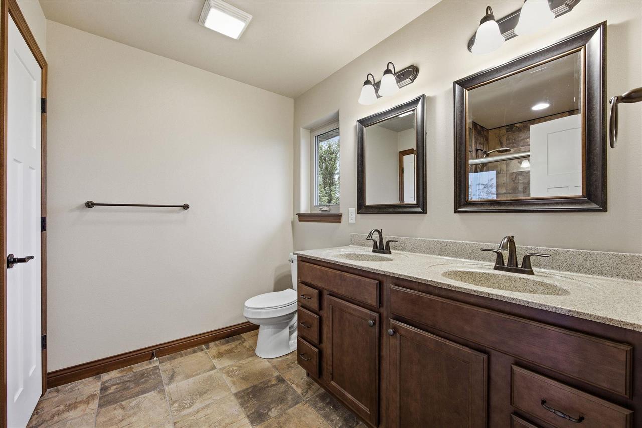513 Bainberry Street Tiffin IA 52340