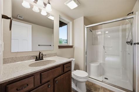 513 Bainberry Street Tiffin IA 52340