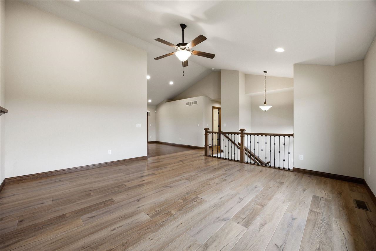 513 Bainberry Street Tiffin IA 52340
