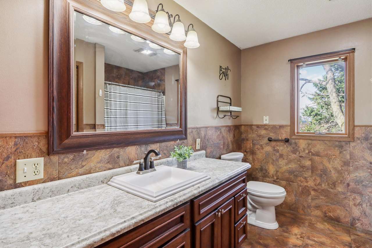 2463 110th Street Marengo IA 52301