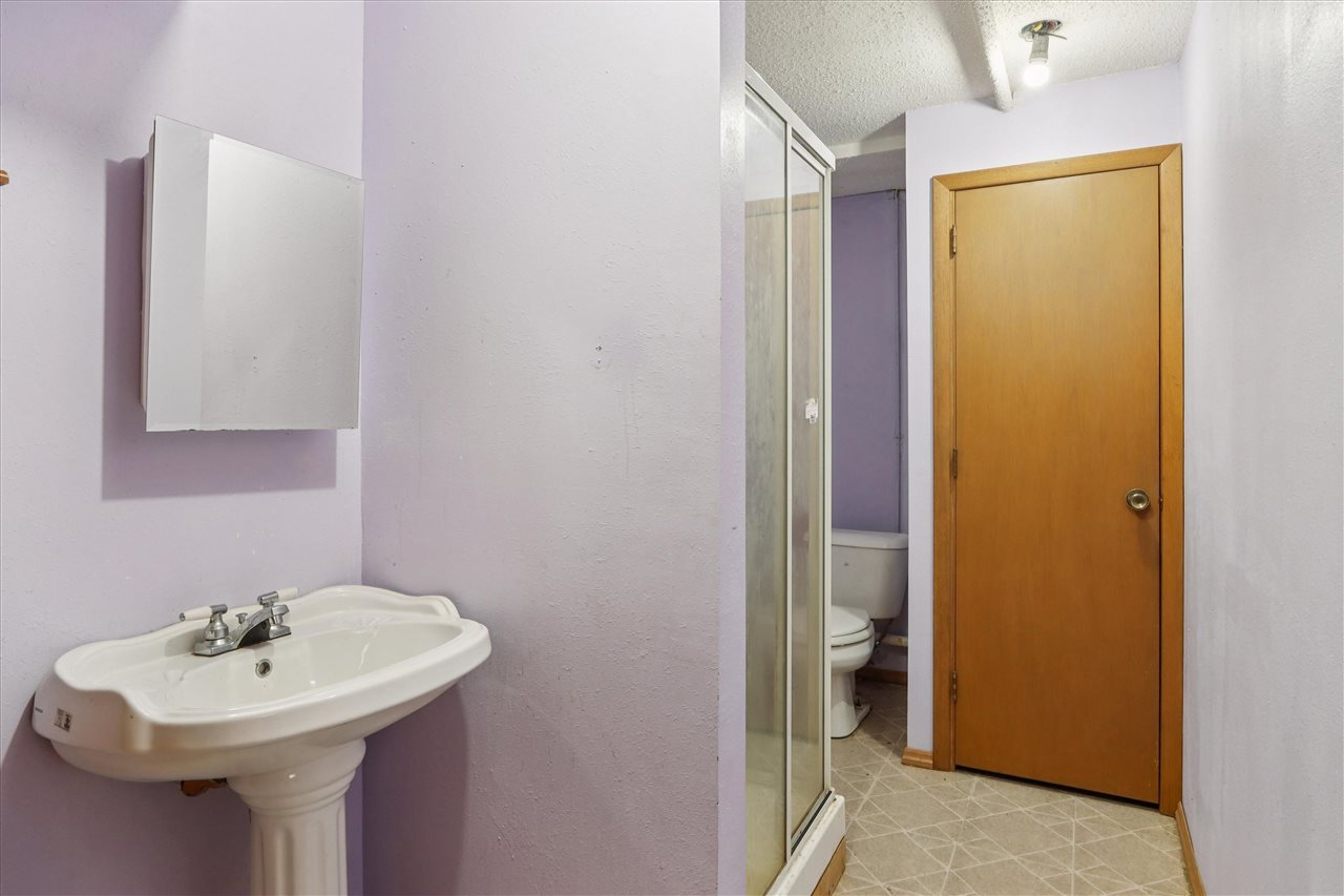 2463 110th Street Marengo IA 52301