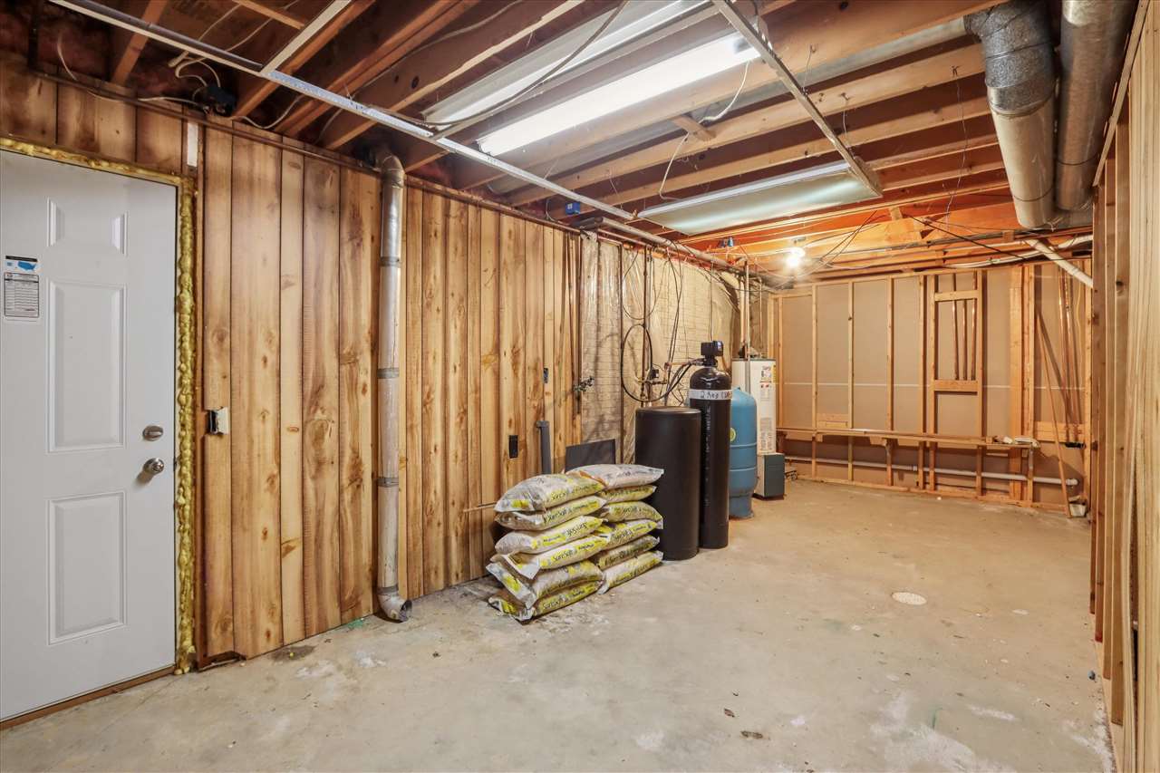 2463 110th Street Marengo IA 52301