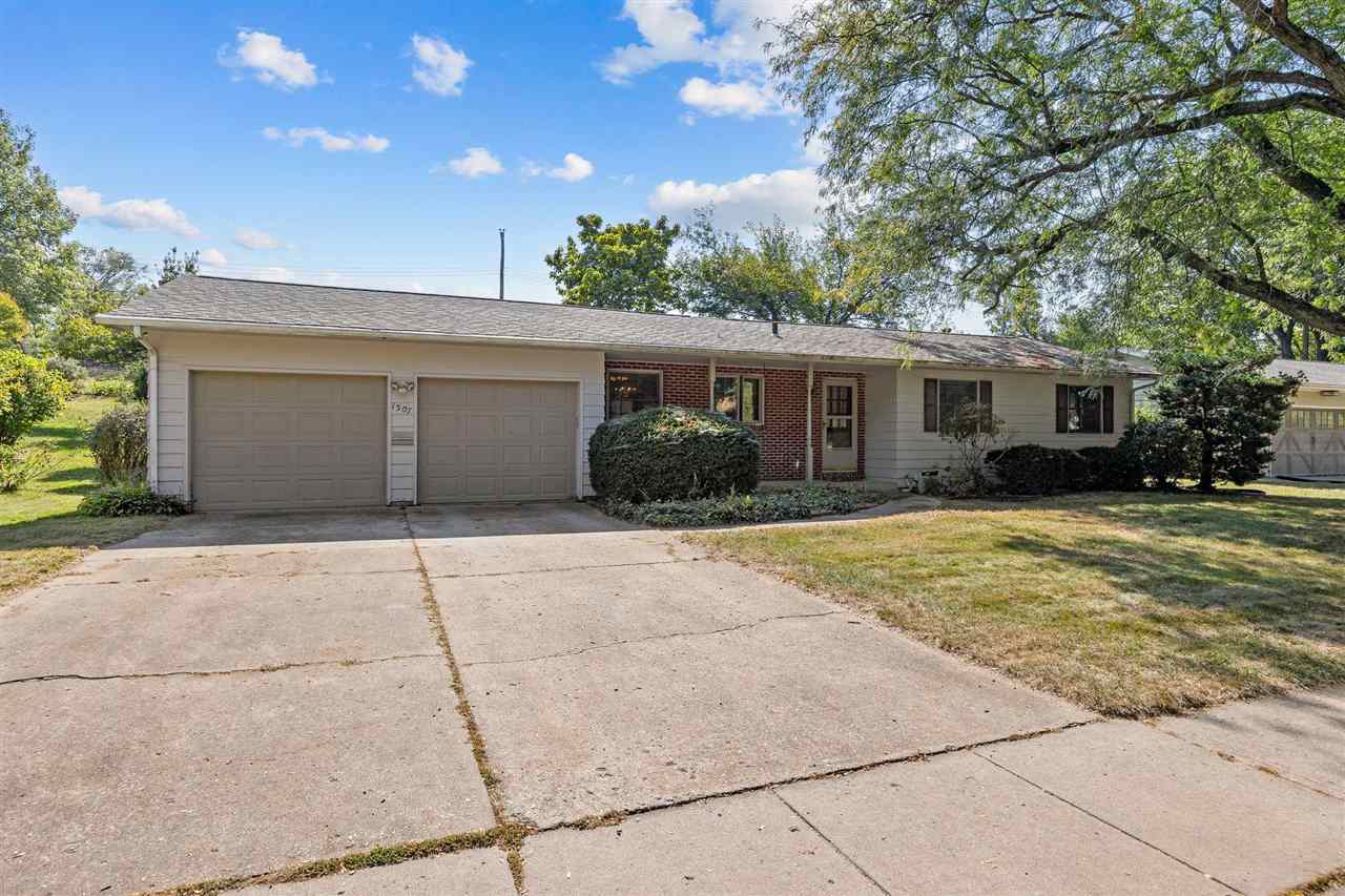 1507 Oakcrest Avenue Iowa City IA 52246