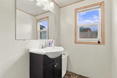 910 N 7th Street Washington IA 52353