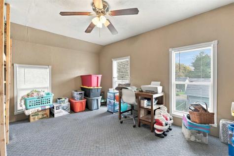 910 N 7th Street Washington IA 52353