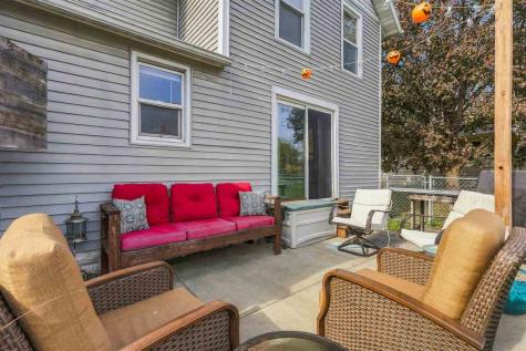 910 N 7th Street Washington IA 52353
