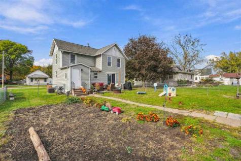 910 N 7th Street Washington IA 52353