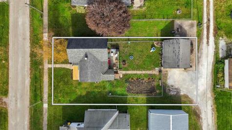 910 N 7th Street Washington IA 52353