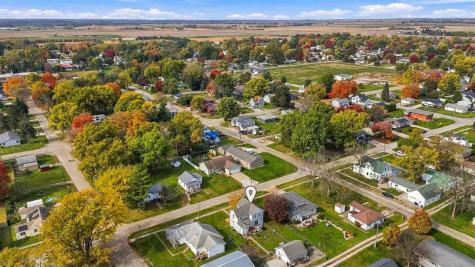 910 N 7th Street Washington IA 52353