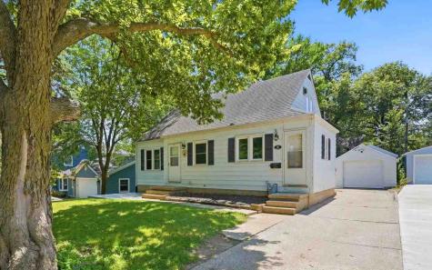 27 Prospect Place Iowa City IA 52246