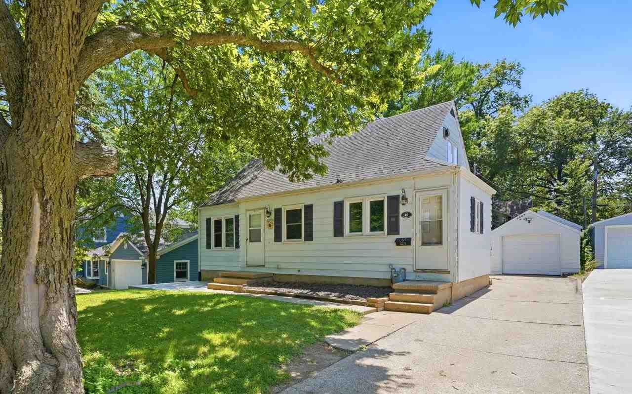 27 Prospect Place Iowa City IA 52246