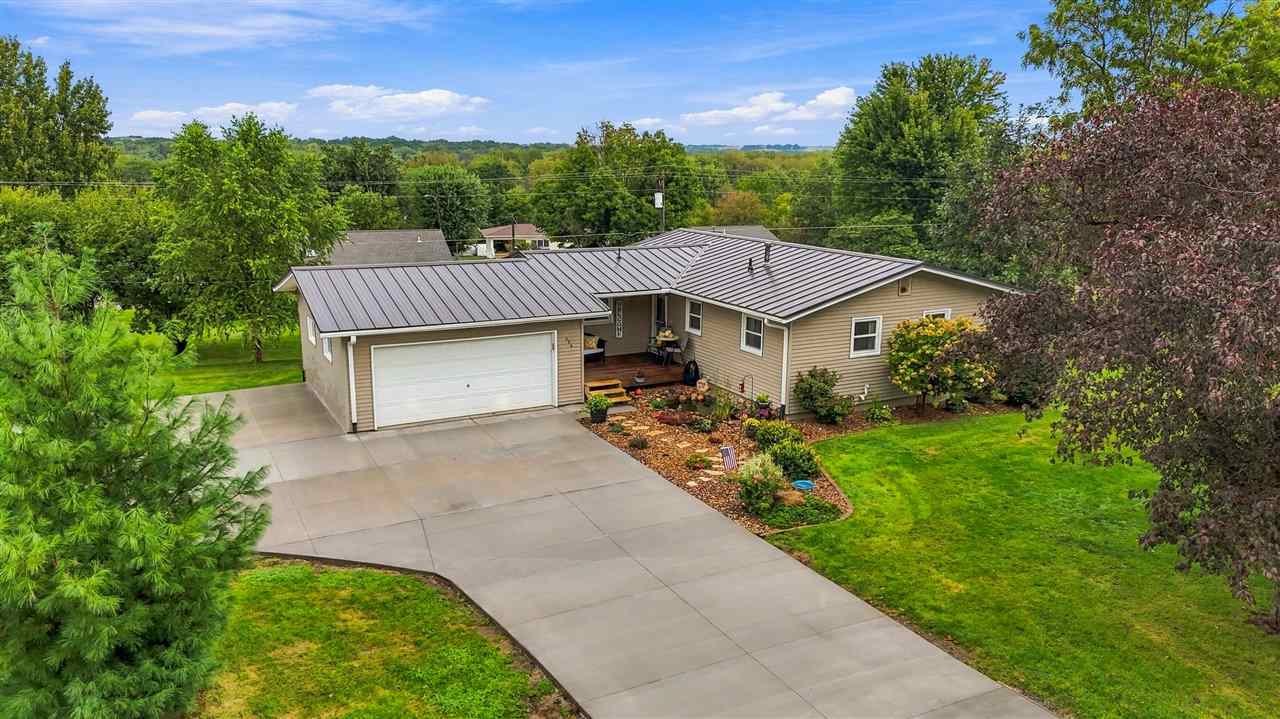 304 Lake View Drive NE Solon IA 52333