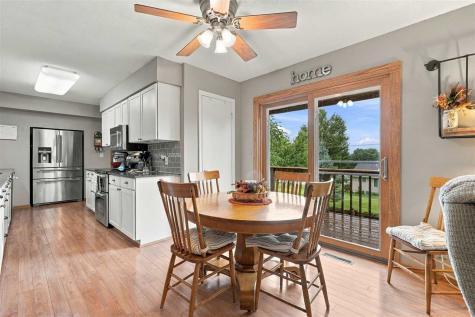 304 Lake View Drive NE Solon IA 52333