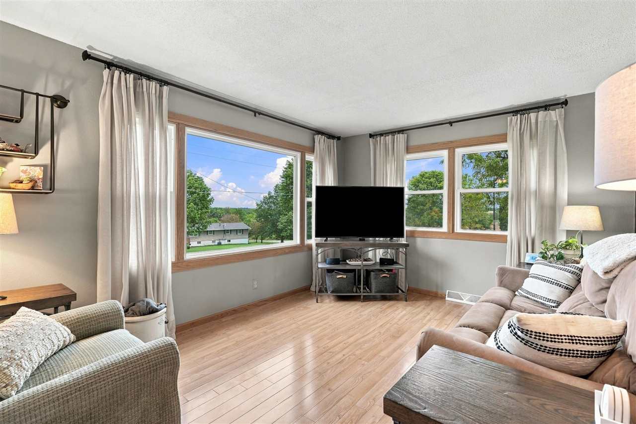 304 Lake View Drive NE Solon IA 52333
