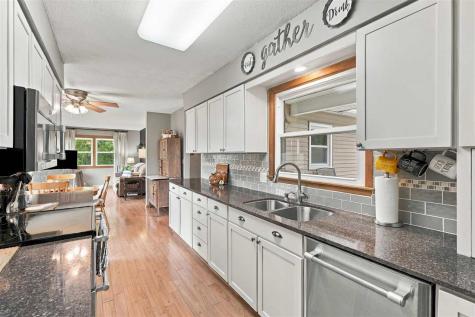 304 Lake View Drive NE Solon IA 52333